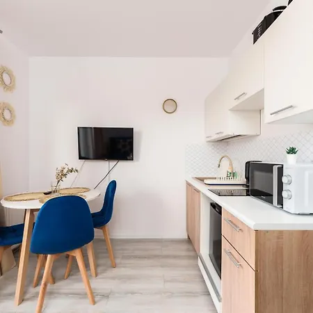 Blisko Plazy Z Ogrodem - Grzybowo, Kolobrzeg Apartment Grzybowo (West Pomeranian)